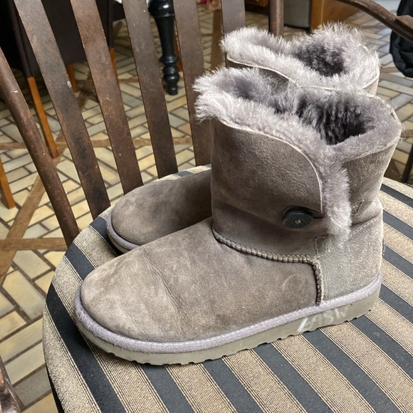 UGG ANKLE Boots - Picture 5 of 9